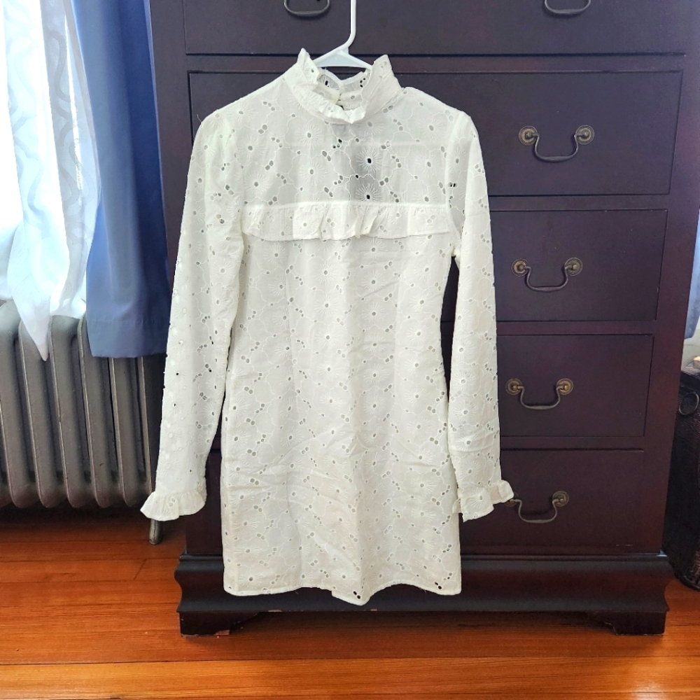 White long sleeve dress